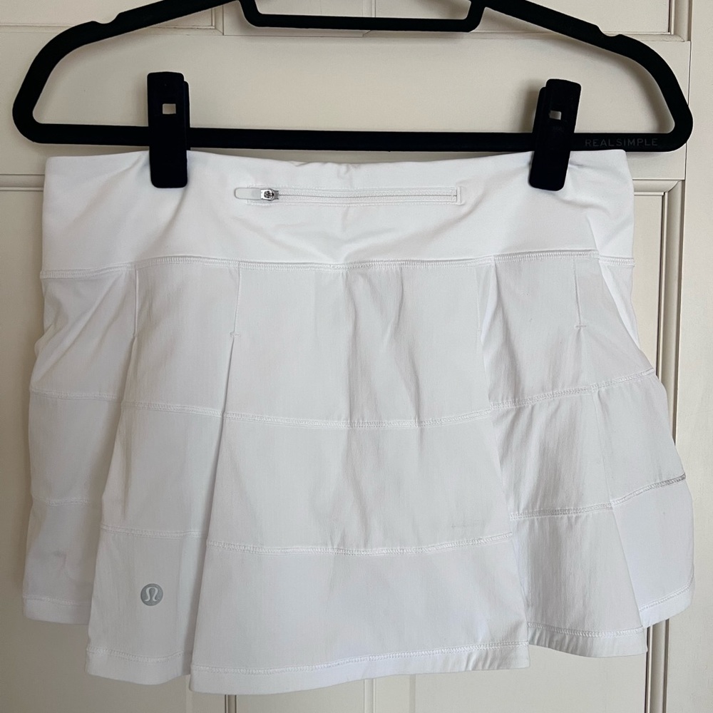 Lulu lemon SZ 8 White Tennis Skirt